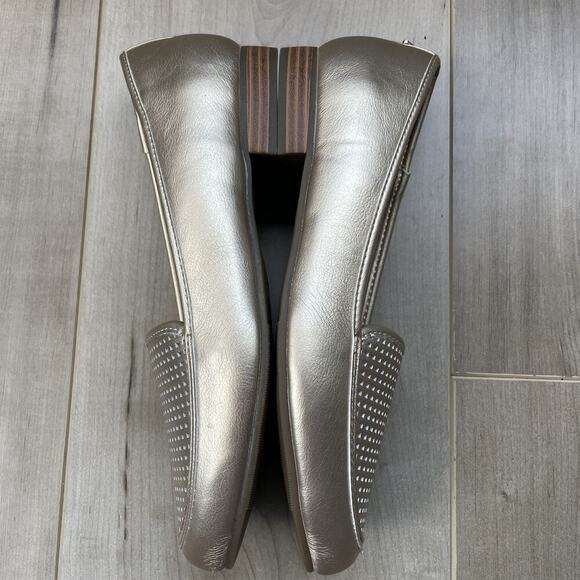 Liz Claiborne Gold Loafers New-No Box Size 6W Comfort Classy Preppy Stylish Fun - Picture 9 of 12